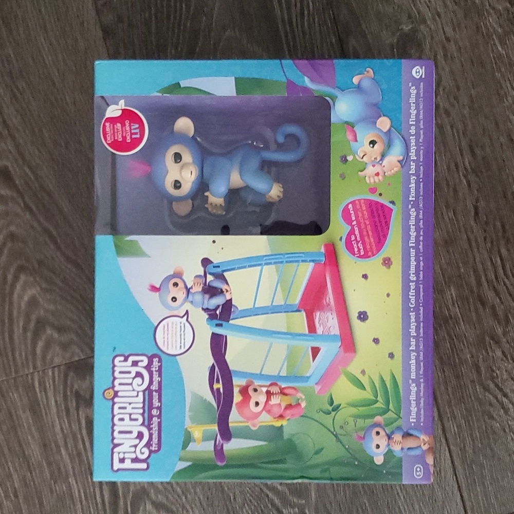 Fingerlings Playset-Monkey Bar/Swing Puppet (LIV) - Toys Brand New